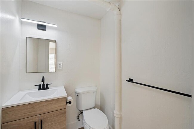 Building Photo - 279 Ramsell St