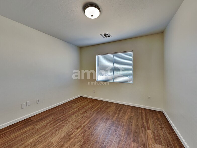 Building Photo - 22028 W Morning Glory St