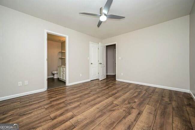 Building Photo - 140 Whitehead Dr