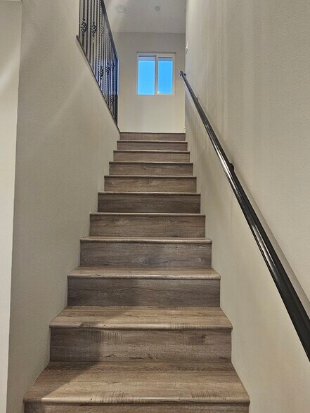 Building Photo - 7544 Denny Ave