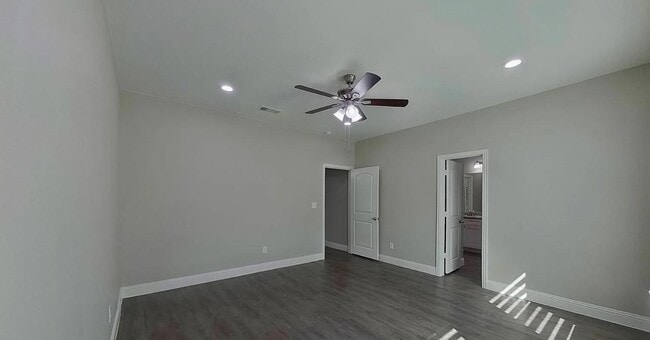 Building Photo - Spacious, Stylish, and Simply Perfect — 4 Bedroom Home