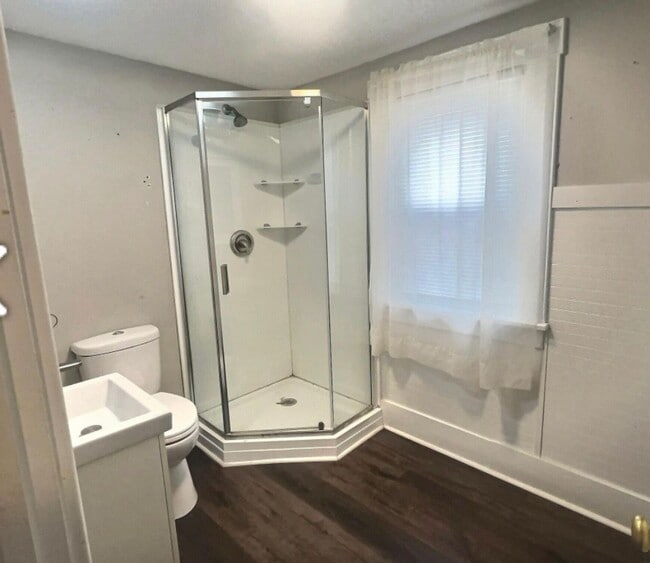 Building Photo - Welcome to our charming 1 bedroom