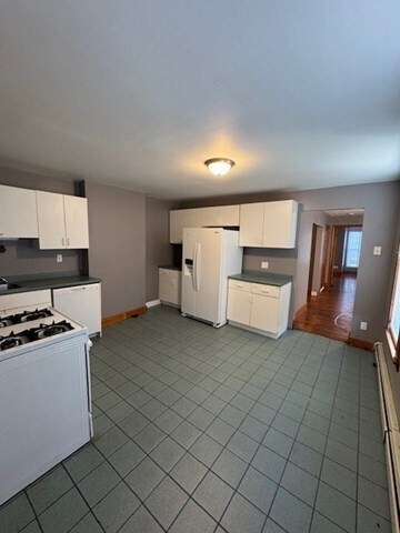 Building Photo - 16 8th Ave