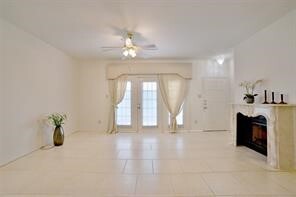 Building Photo - 642 Wilcrest Dr