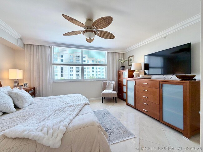 Building Photo - 3606 S Ocean Blvd