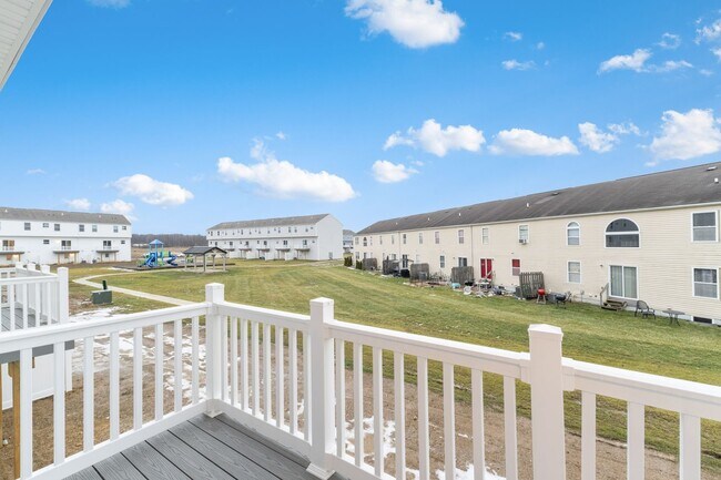 Building Photo - 120 Red Willow Dr