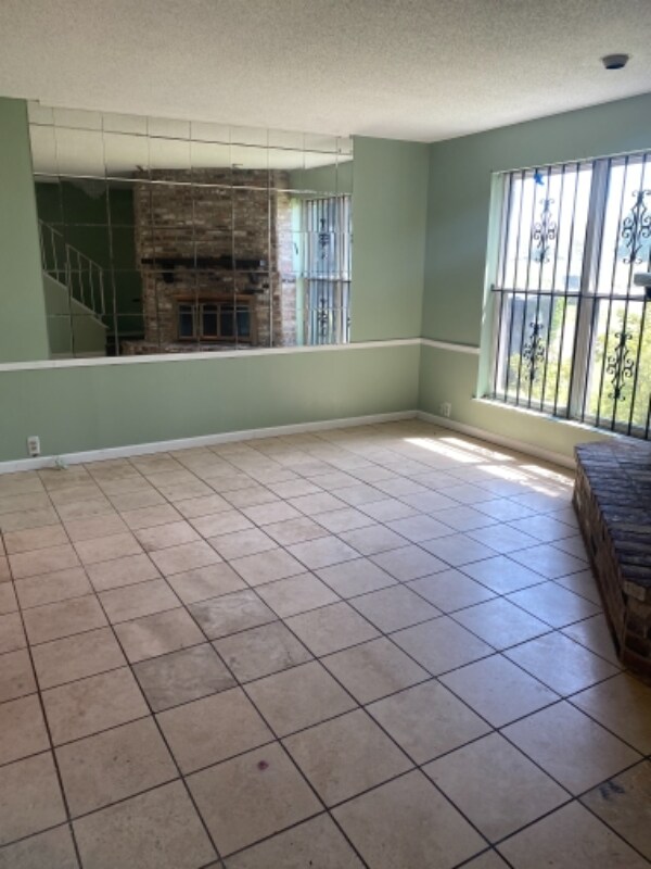 Building Photo - 4309 Woodland Dr