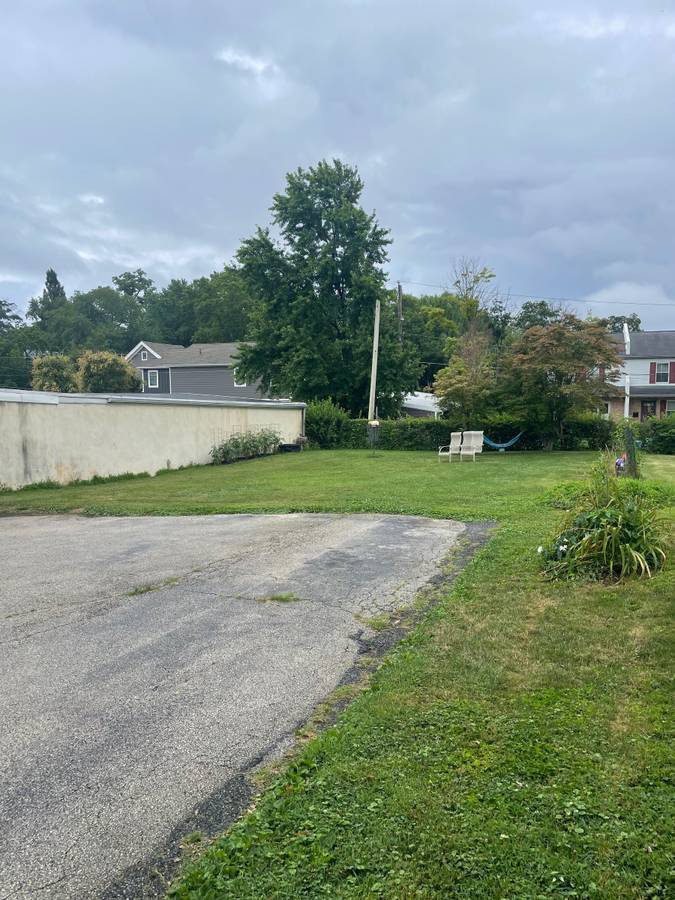 one car parking - 139 Cricket Ave