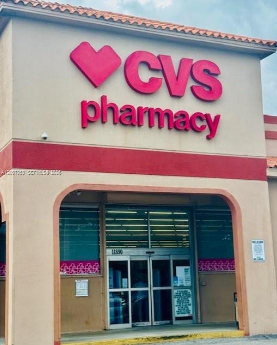 Building Photo - 2425 NE 135th St