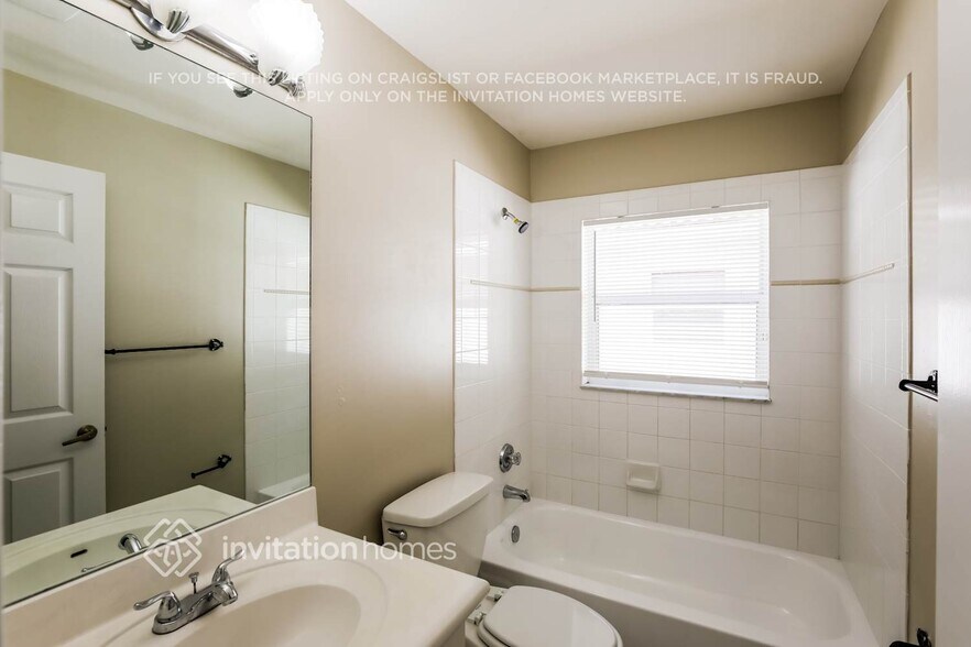 Building Photo - 3432 SW 51st St