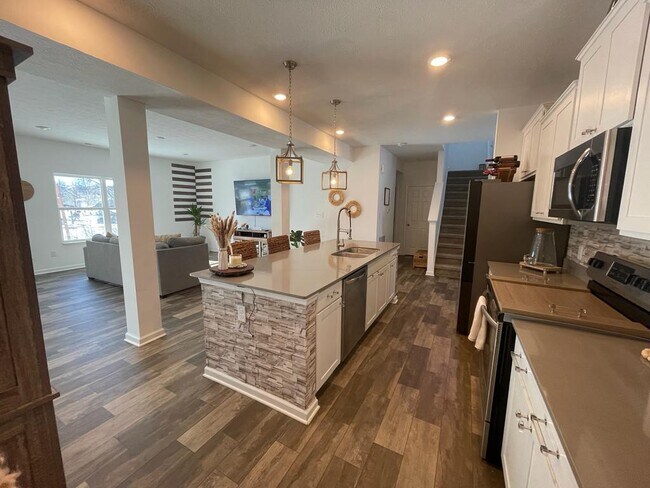 Building Photo - 10247 Caprock Canyon Dr