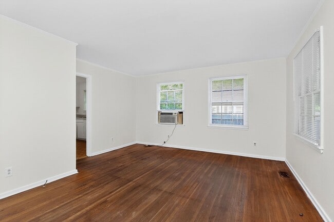 Building Photo - 3 Bedroom Home located in Lincoln Heights!