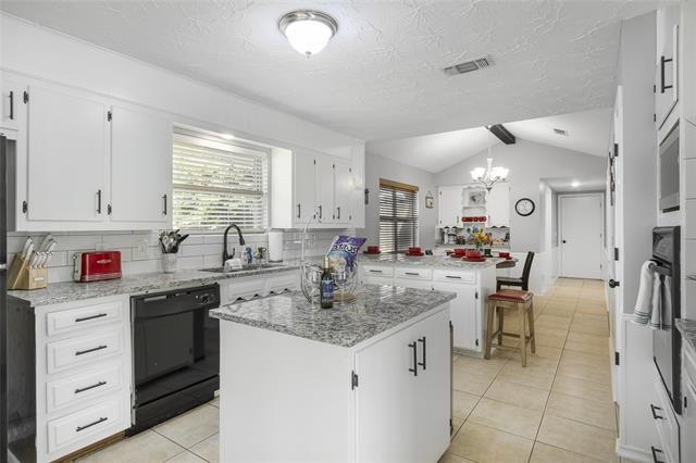 Building Photo - 2725 Westridge Dr