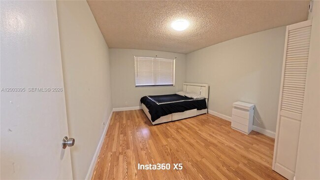 Building Photo - 8120 Geneva Ct