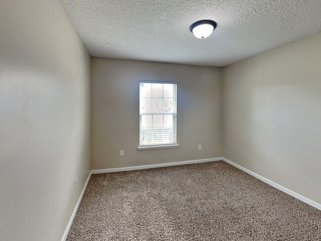 Building Photo - 153 Terracina Dr