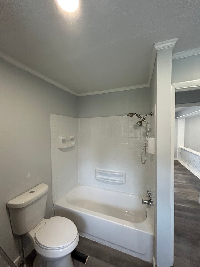 Building Photo - 236 Riggs Ave