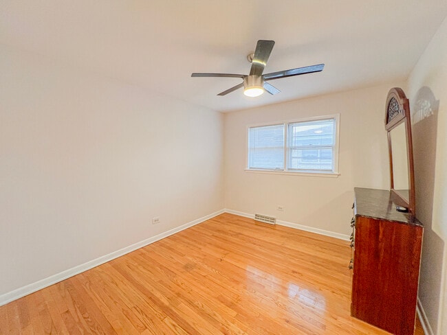 Building Photo - 4716 Thatcher Ave