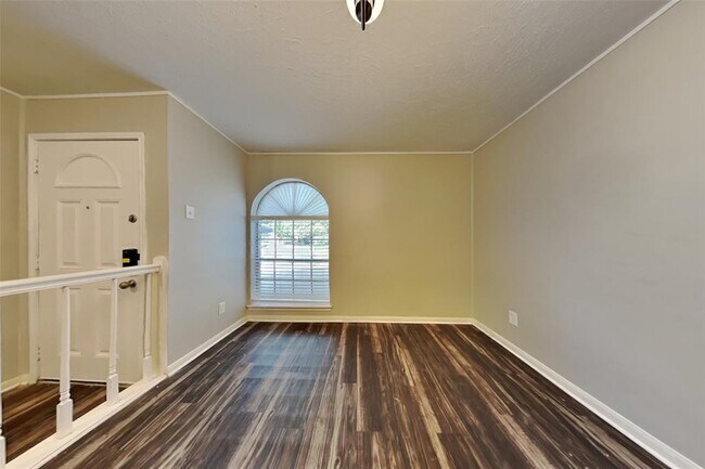 Building Photo - 3214 Evergreen Glade Dr