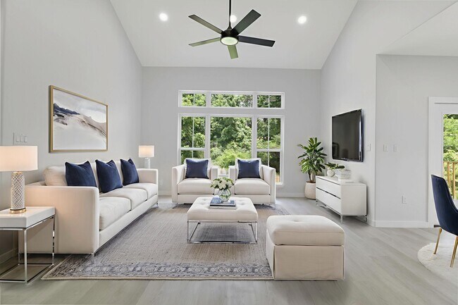 Building Photo - 611 Bridgeview Dr