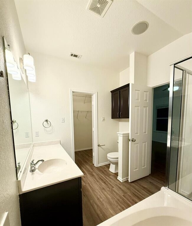 Building Photo - 1018 Gentry Dr