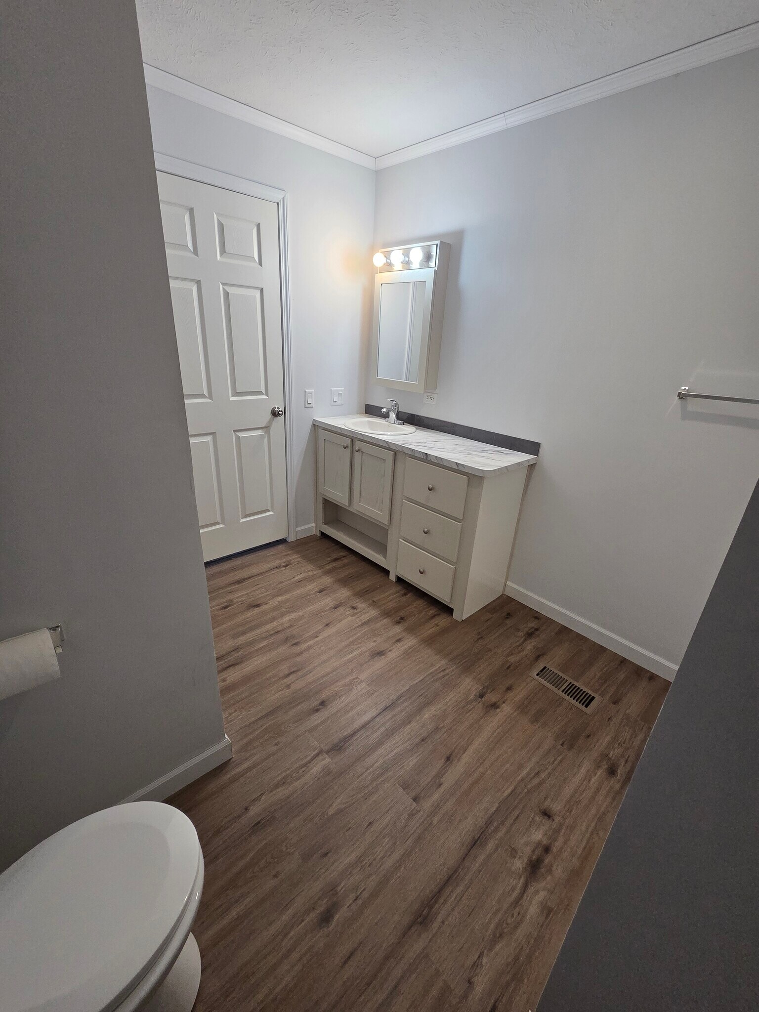 Building Photo - 55 Hickory Ln