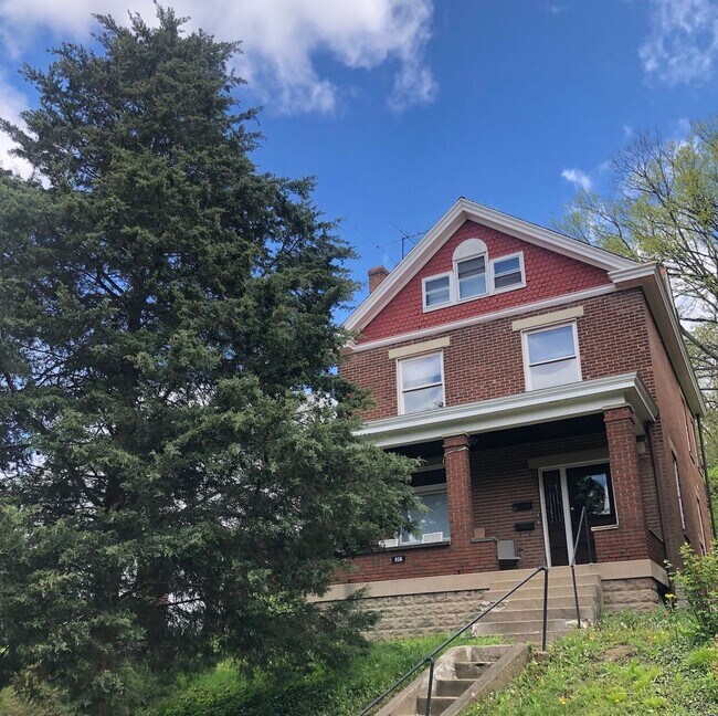 Primary Photo - 936 Ludlow Ave