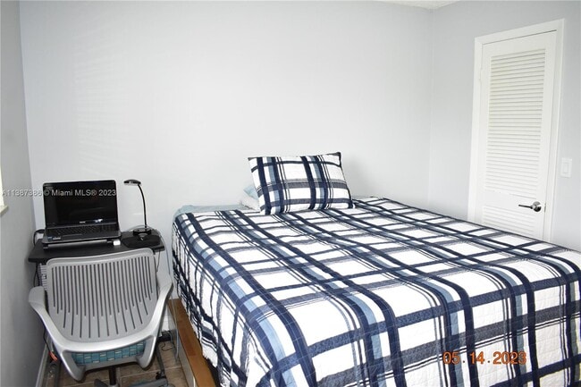 Building Photo - 8590 Sunrise Lakes Blvd