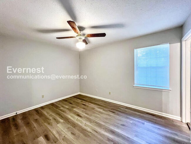 Building Photo - 8405 Greenbrook Pkwy