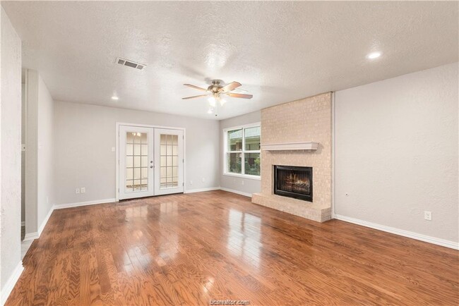 Building Photo - 3101 Red Robin Loop