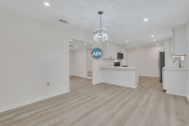 Building Photo - Rare opportunity minutes away from Savannah - Move In Today!