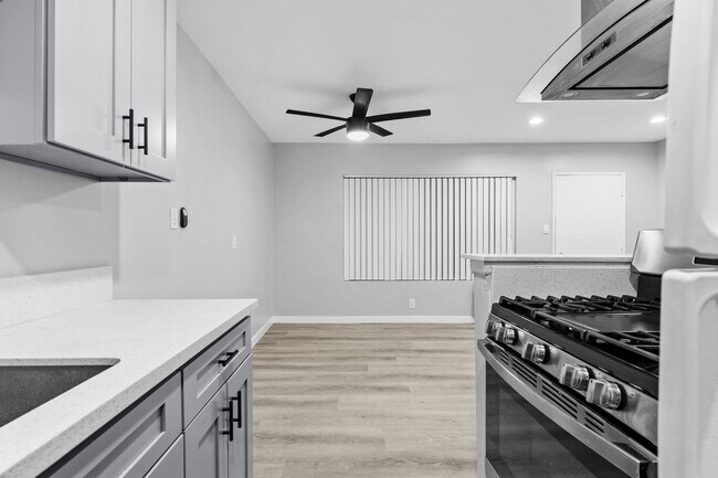 Interior Photo - 1655-1701 West Malvern Avenue