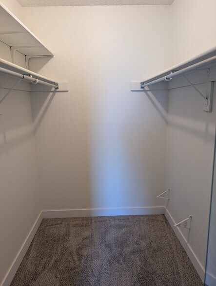 Building Photo - 427 Wright St