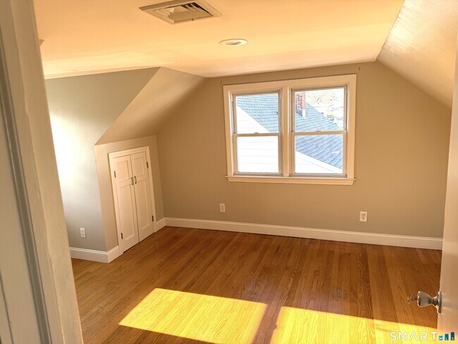 Building Photo - 1584 Madison Ave