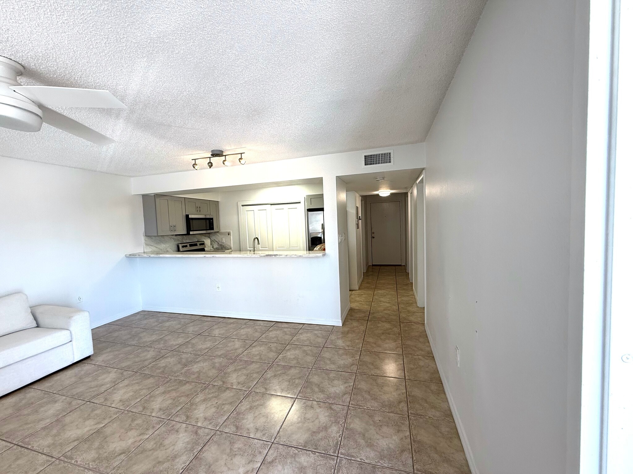 Building Photo - 3930 S Roosevelt Blvd