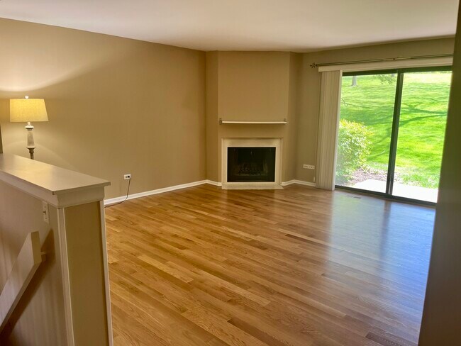 Building Photo - 275 Hickory Ln