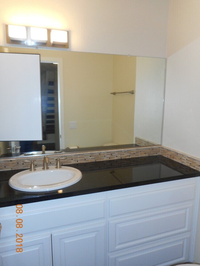 Building Photo - Updated Knollwood Meadows Two Story Condo ...