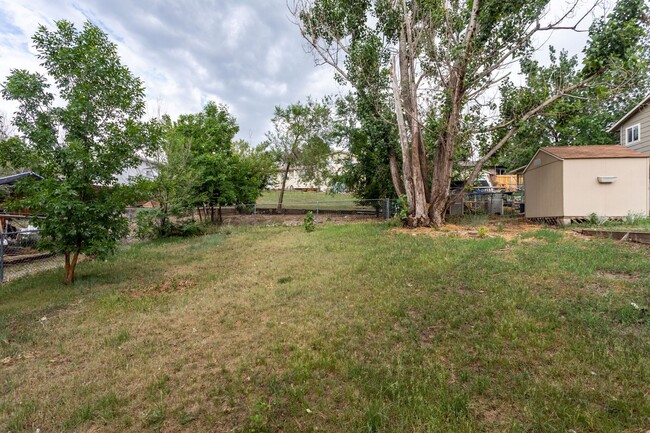 Building Photo - Stunning Ranch Style Home in East Colorado...