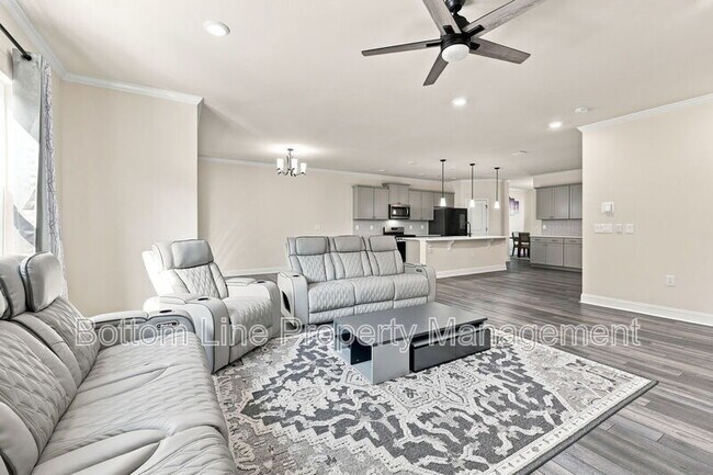Building Photo - 2230 Bethpage Dr