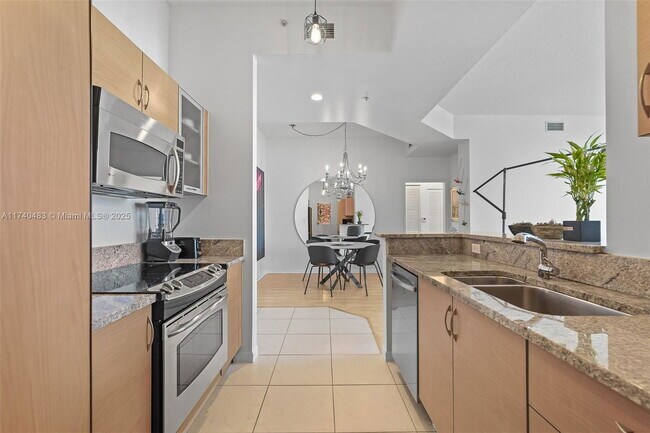 Building Photo - 2775 NE 187th St