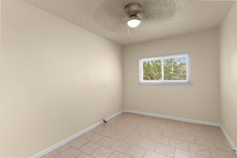 Building Photo - 4107 Sunrise Glade Dr