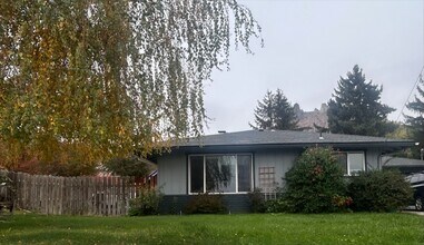 Building Photo - Spacious 3-Bedroom Home in the Foothills o...