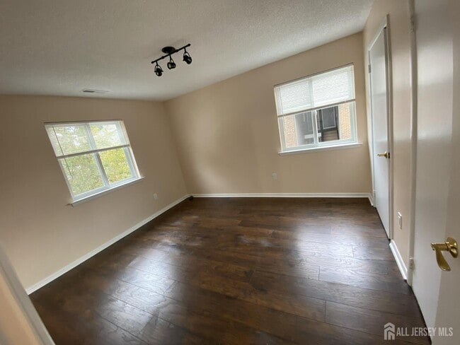 Building Photo - 9002 Tamarron Dr