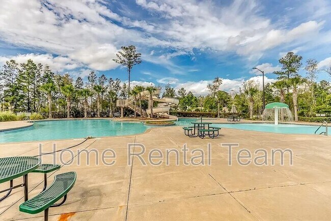 Building Photo - 113 Fenway St