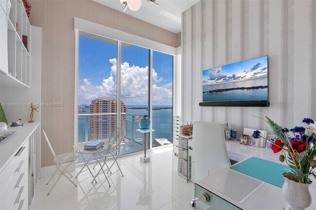 Building Photo - 900 Brickell Key Blvd