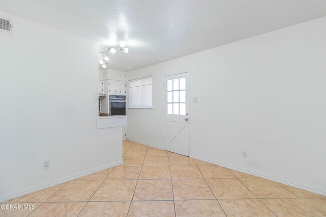 Building Photo - 9924 Minuteman St