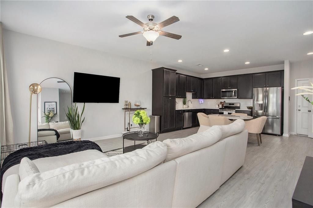 Building Photo - 1961 James Red Moore Blvd