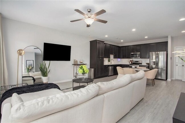 Building Photo - 1961 James Red Moore Blvd