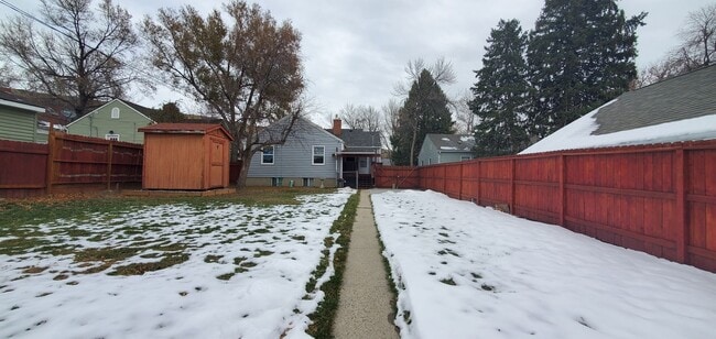 Building Photo - 1217 1/2-1220 1/2 N 26th St