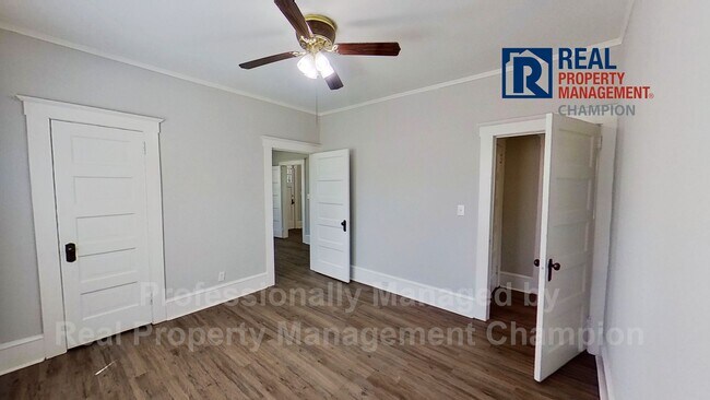 Building Photo - Charming 3 BD/1 BA Home with Fresh Updates...