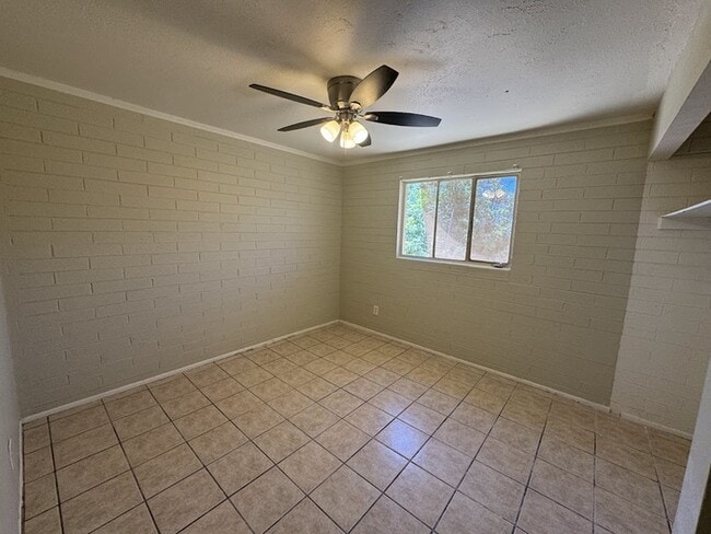 Building Photo - Maryvale 4 Bedroom